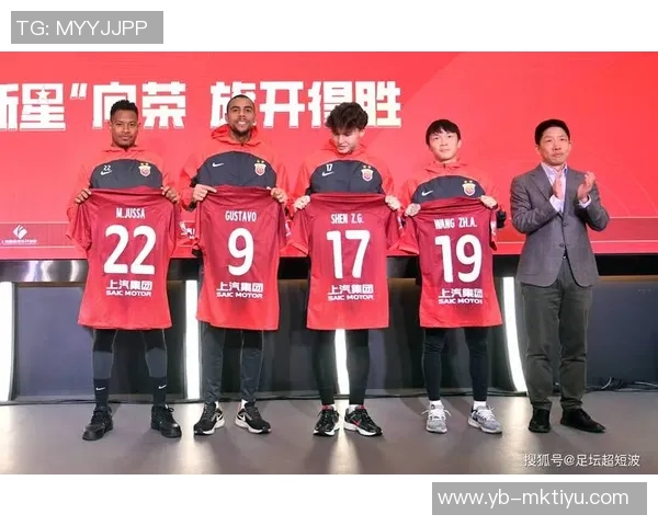 走近可爱的球迷们感受他们为海港小将们呐喊助威的热情与激情 走近可爱的球迷们感受他们为海港小将们呐喊助威的热情与激情