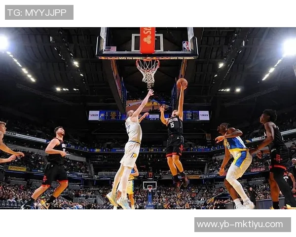 里德表现出色但仍需提升11投7中斩获18分7篮板2助攻1抢断1盖帽三分球命中率待加强